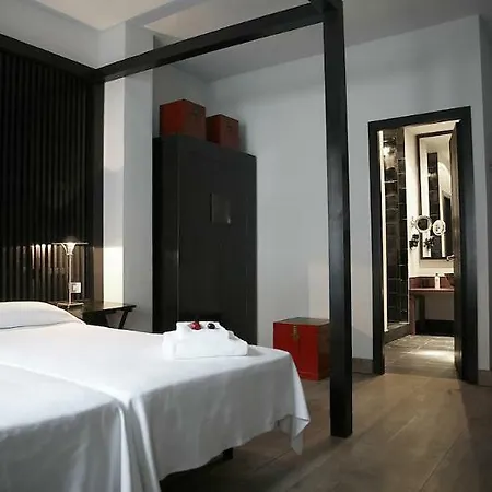 Market Hotel