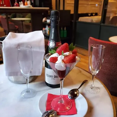 Market Hotel 3*