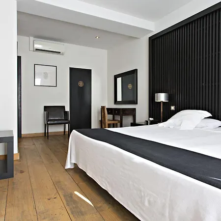 Market Hotel