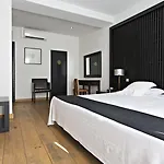 Market Hotel