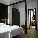 Market Hotel